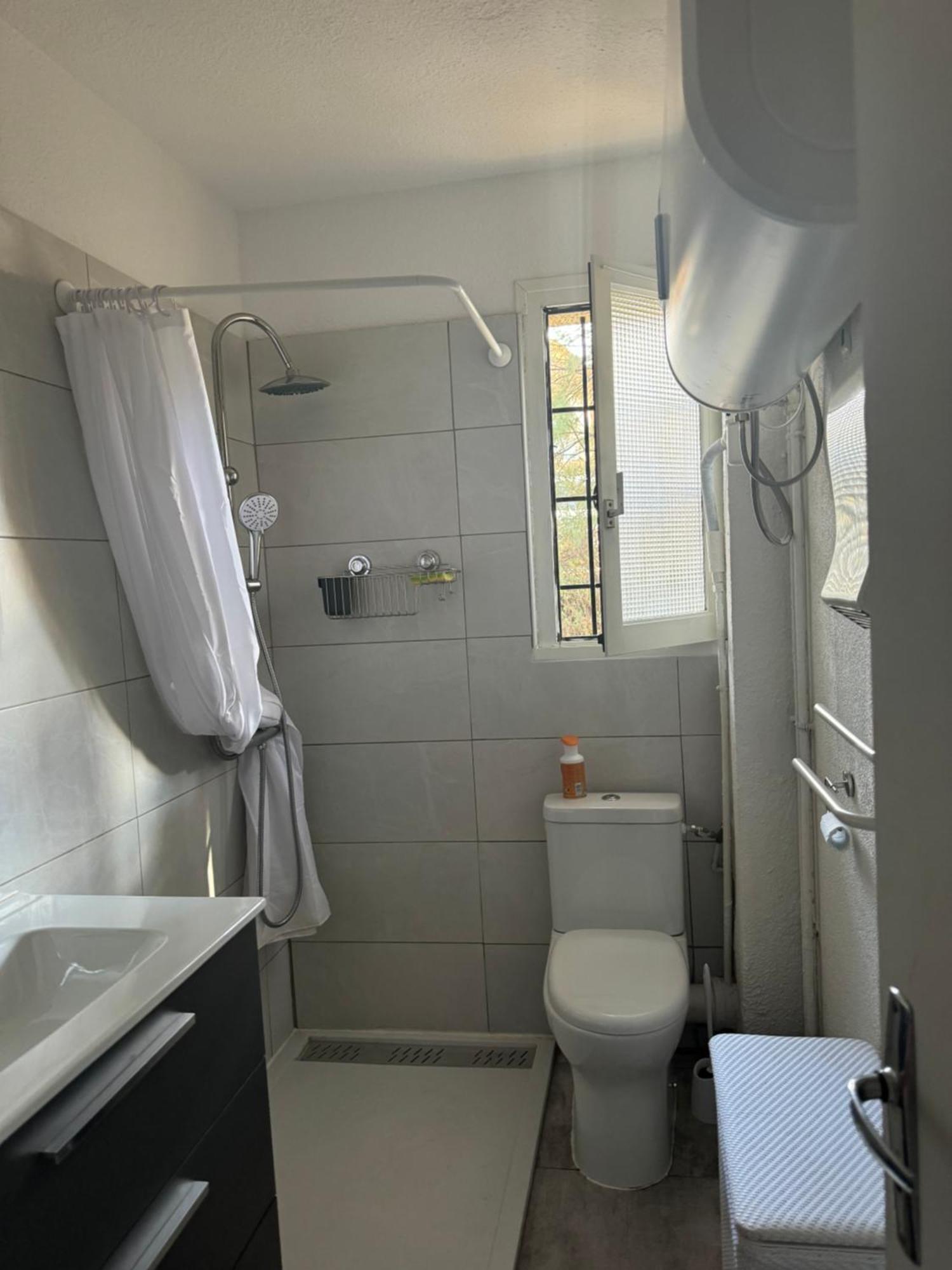 Grand Studio Cabine Proche Plage Et Port جرْويسا المظهر الخارجي الصورة