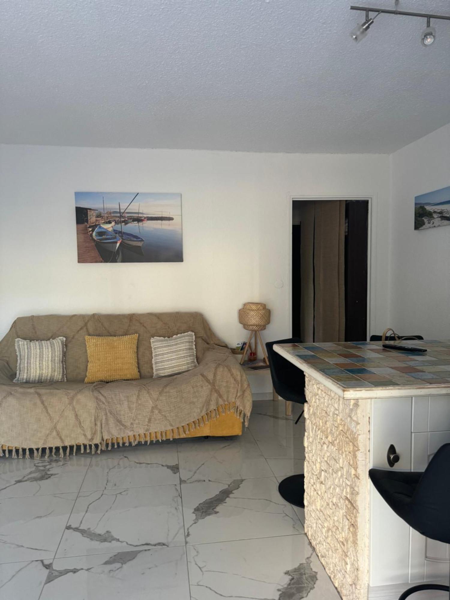 Grand Studio Cabine Proche Plage Et Port جرْويسا المظهر الخارجي الصورة